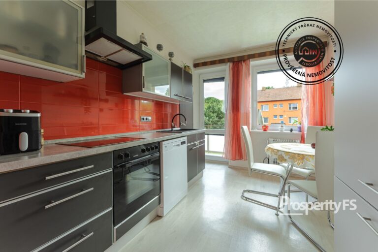 Prodej bytu 3+1, 102 m² – Uhřice