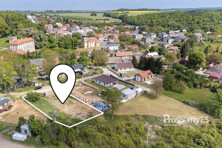 Prodej rovinatého stavebního pozemku 1029 m2 – Slabce u Rakovníka