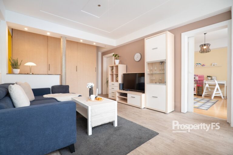 Prodej bytu 2+1 se dvěma lodžiemi, 61 m2 – Kralupy nad Vltavou – Hůrka