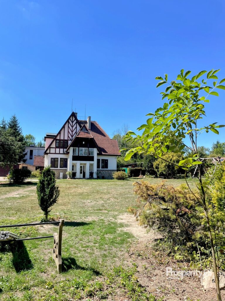 Pronájem vícegeneračního domu 190 m2, Unhošť