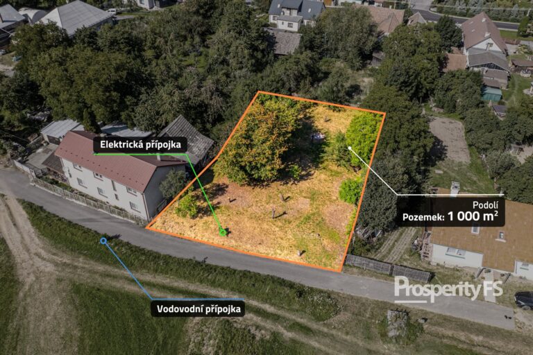Prodej stavebního pozemku 1 000 m2, Podolí (okres Vsetín)