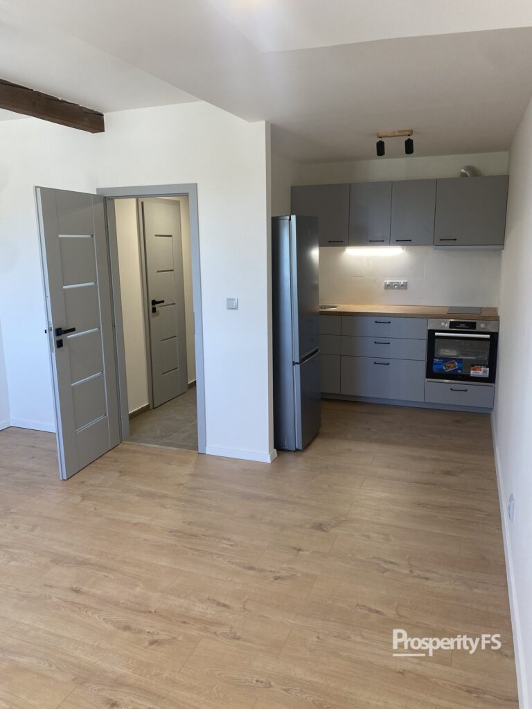 Pronájem byty 1+kk, 32 m2 – Stochov (byt č.7)