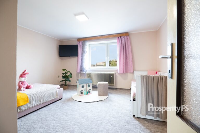 Prodej rodinného domu 256 m², Hořešovičky