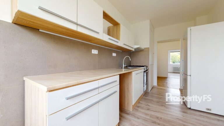 Pronájem bytu 3+1 s lodžií 78 m², Ústí nad Labem – Krásné Březno, ul. Vojanova