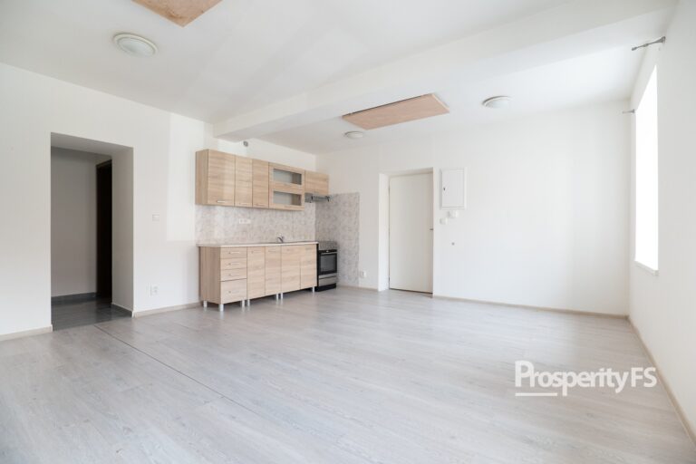 Prodej bytu 1+kk, 33m², parkovací stání – Kladno – Dříň