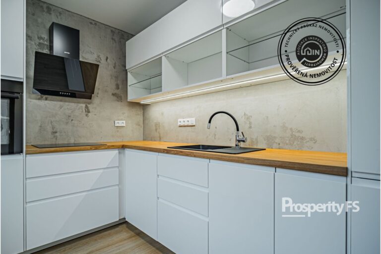 Prodej bytu 2+1 s&nbsp;balkónem v&nbsp;osobním vlastnictví 54 m², Karviná – Ráj