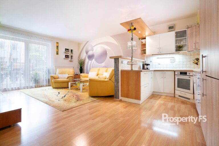 Prodej bytu 2+kk s&nbsp;terasou, 55&nbsp;m² + 25&nbsp;m² – Praha – Horní Počernice