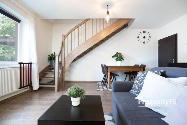 Prodej mezonetového bytu 3+kk se zahrádkou, 71&nbsp;m² – Chotětov, Hřivno