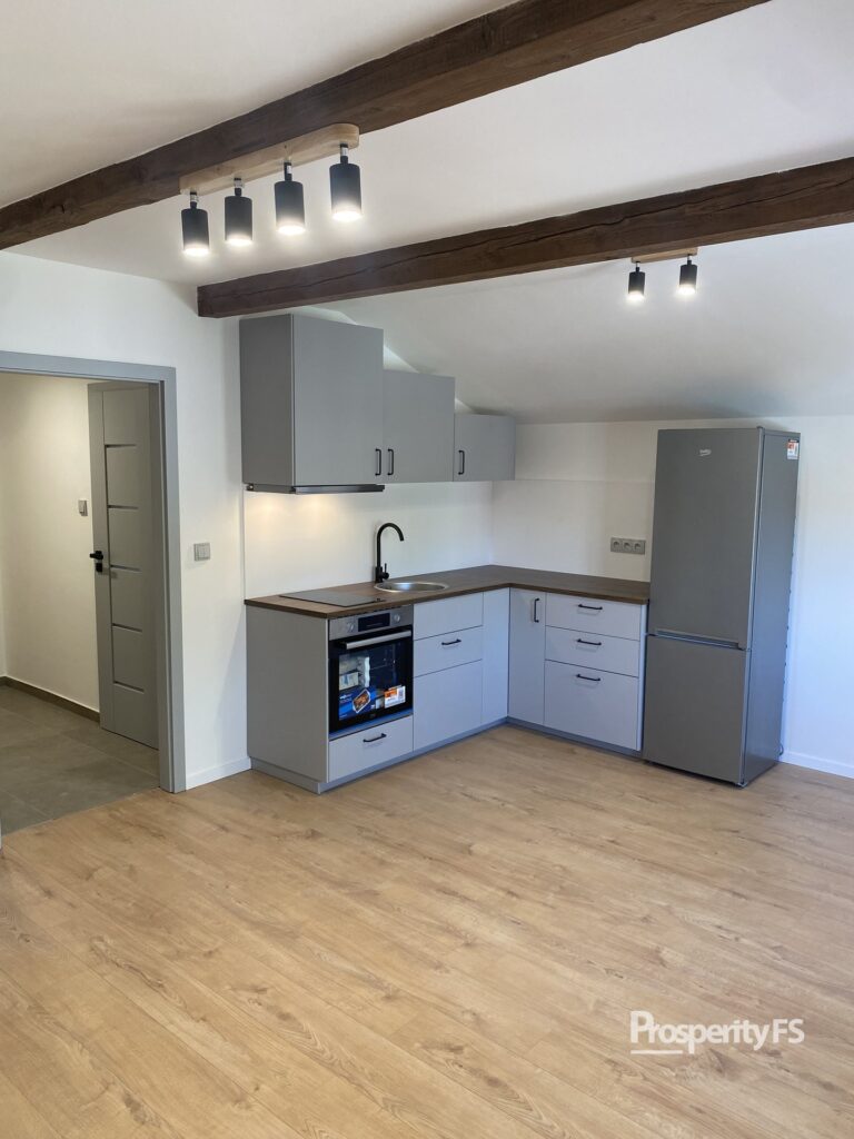 Pronájem zrekonstruovaného bytu 2+kk, 49&nbsp;m² – Stochov